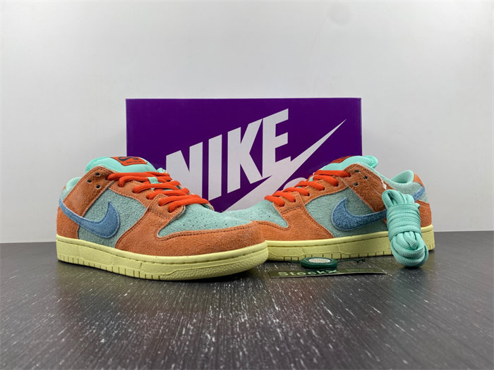 Nike SB Dunk Low “Noise Aqua” DV5429-800