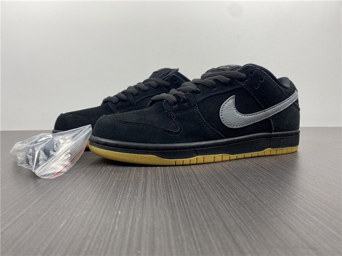 Nike SB Turns Back the Clock and Reveals a Dunk Low "Fog" Colorway BO6817-010