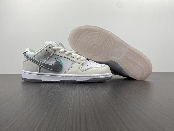 Dunk Low PRO OG SB BV1310-100