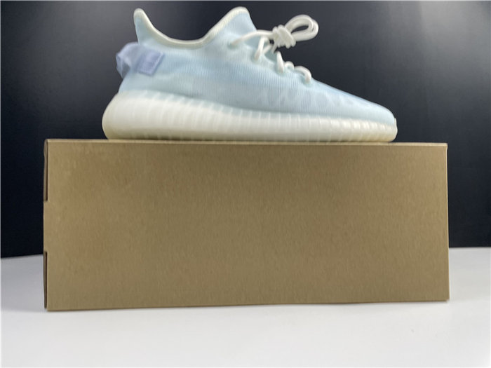 Ad*s yeezy boost 350 v2 mono ice gw2869