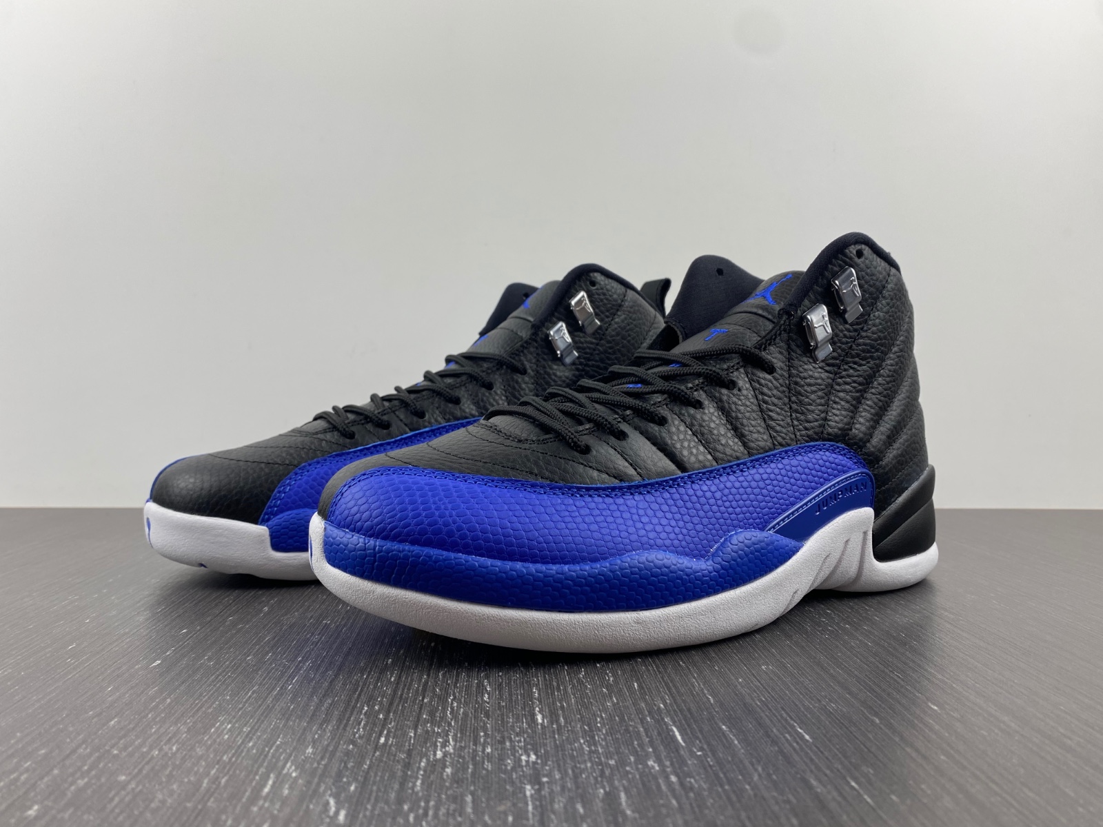 Jordan 12 Retro Hyper Roya AO6068-004