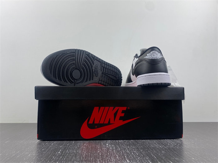 Air Jordan 1 Low OG “Black Toe” CZ0790-110