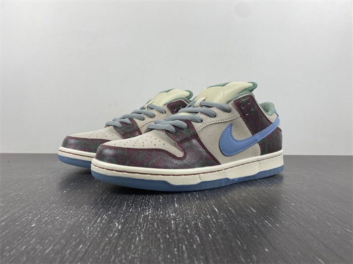 Crenshaw Skate Club x Nike SB Dunk Low  FN4193-100