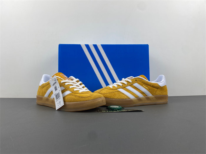 Ad*s gazelle indoor orange peel white  hq8716