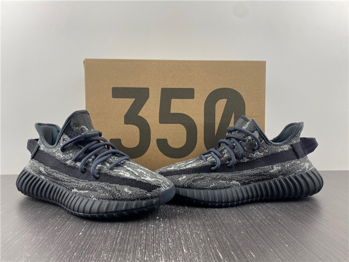 Ad*s yeezy 350 v2 id4811