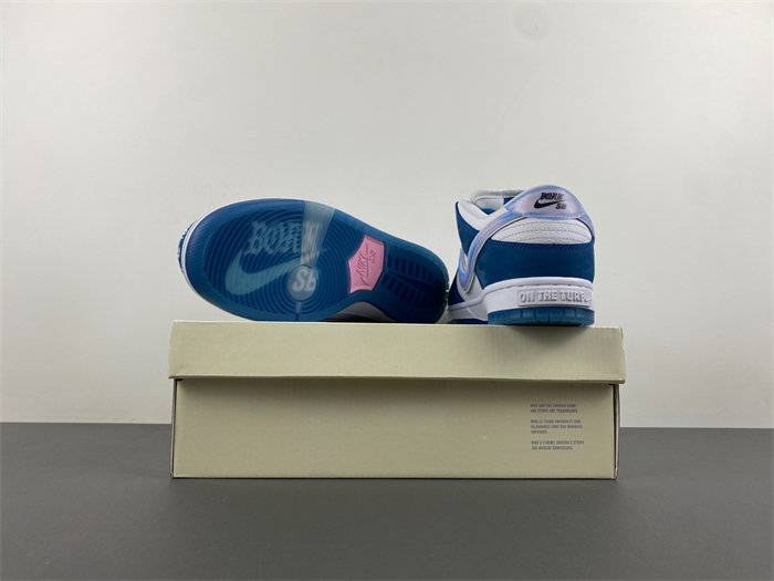 Born x Raised x Nike SB Dunk Low   FN7819-400