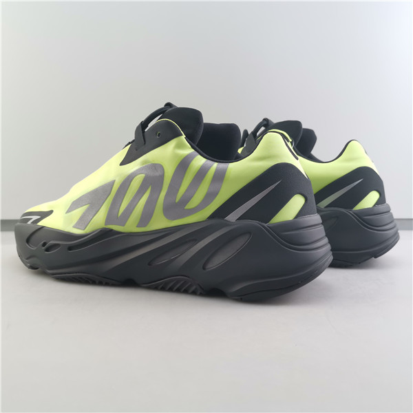 Yeezy Boost 700 MNVN ”Green/Black FY3727