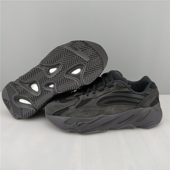 Ad*s yeezy boost 700 v2 vanta