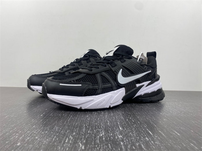 NIKEV2K Runtekk  FD0736-103