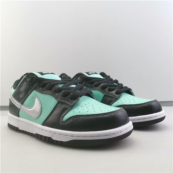 Nike Dunk SB Low Diamond Supply Co.