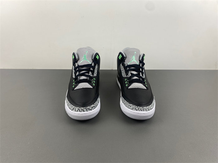 Air Jordan 3 “Green Glow”  CT8532-031