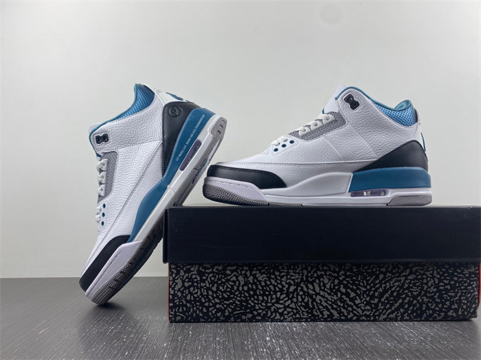 Air Jordan 3 Retro 136064-660