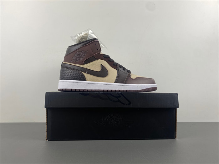 Air Jordan 1 Mid SE   FZ4359-200