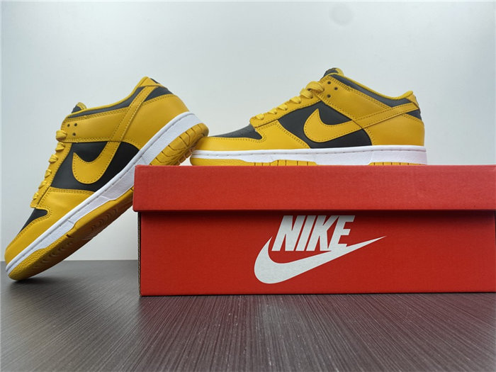 The Nike Dunk Low Takes on a Familiar “Goldenrod” Colorwa DD1391-004