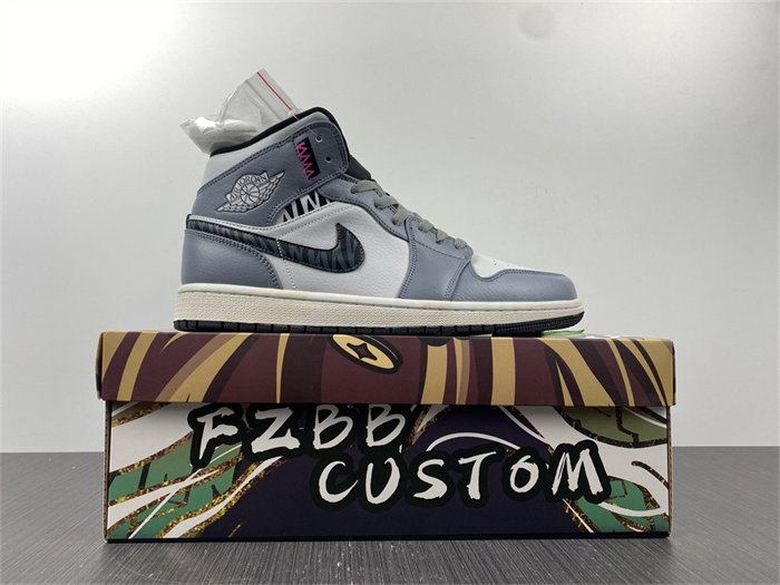 Air Jordan 1 Mid 554724-170