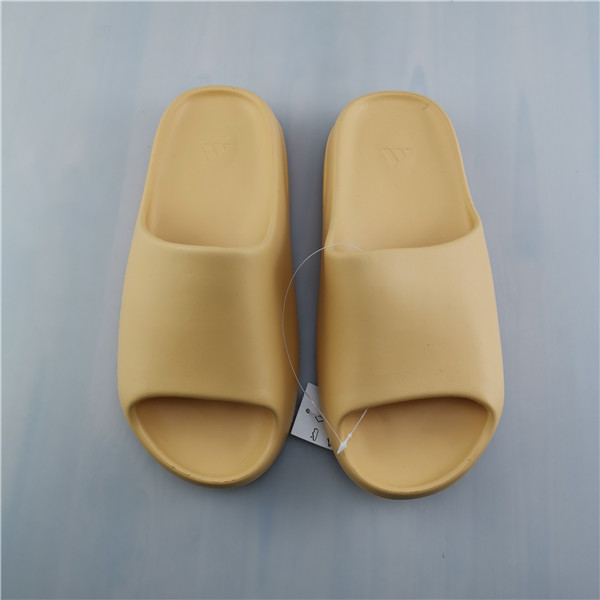 Ad*s yeezy slide khaki