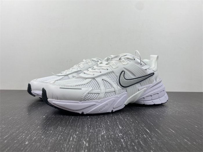 NIKEV2K Runtekk  FD0736-102