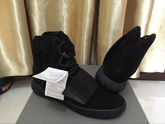 ua Ad*s yeezy boost 750 black