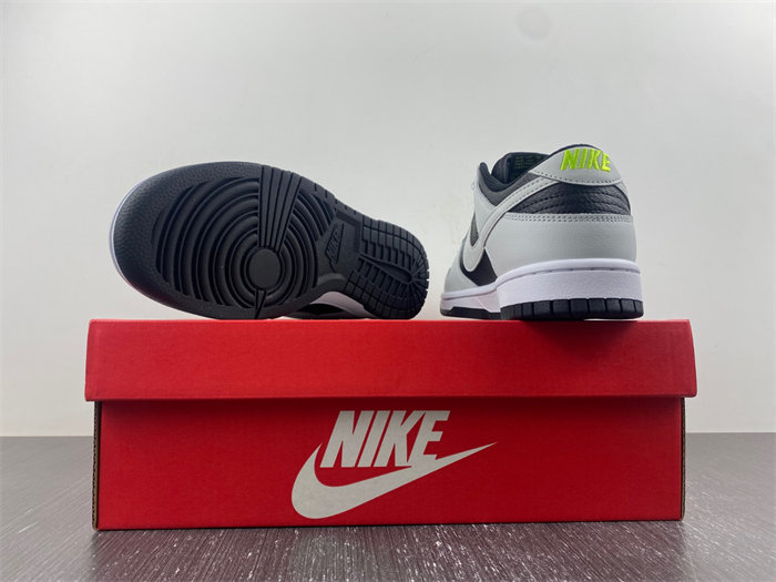 Nike Dunk Low “Reverse Panda” FD9756-001