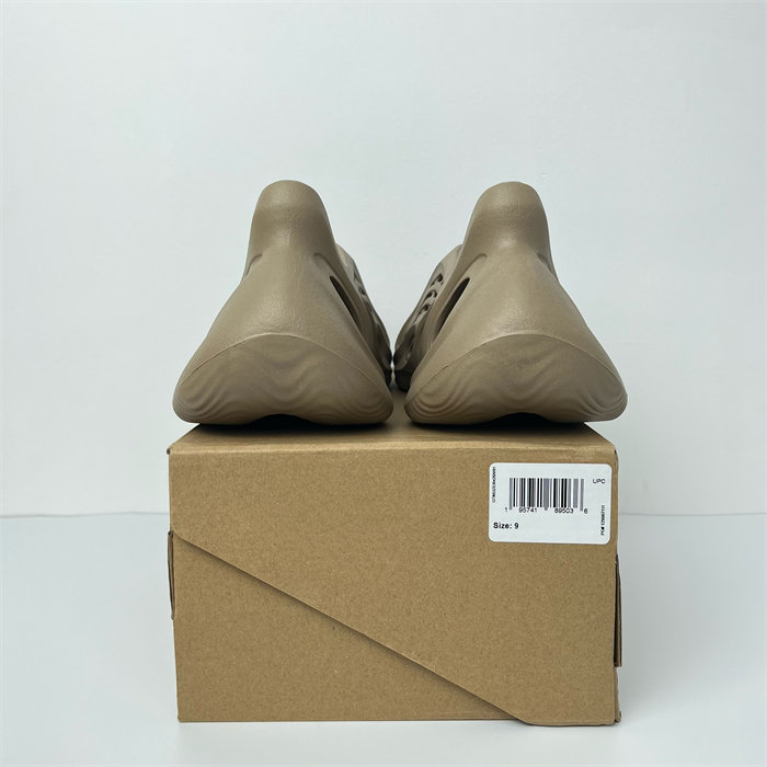 Ad*s yeezy foam rnnr mist gv6774