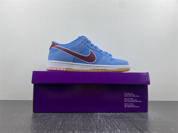 Nike SB Dunk Low Philadelphia Phillies DQ4040-400