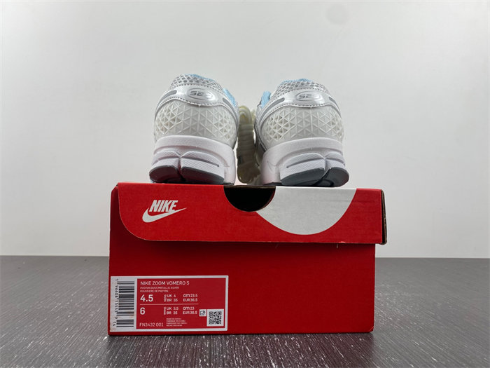 NIKE Air Zoom Vomero 5FN3432-001