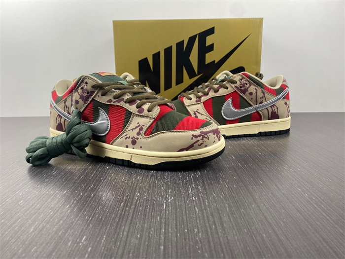 Nike SB Dunk Low “Freddy Krueger” 313170-202