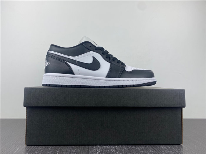 Air Jordan 1 Low “Panda” DC0774-101