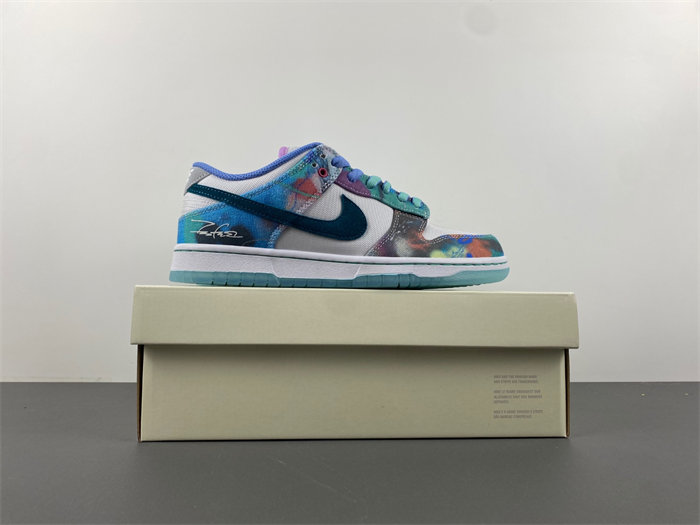 Futura Laboratories x Nike SB Dunk Low FL   HF6061-400