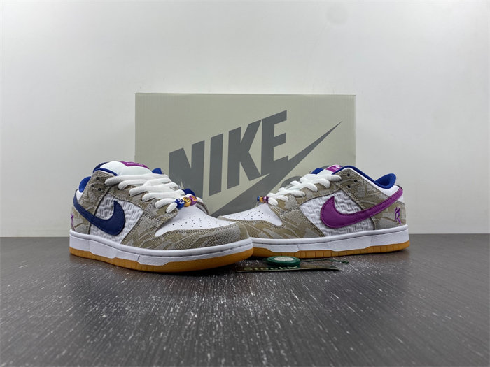 Rayssa Leal x Nike Dunk SB Low hua FZ5251-001