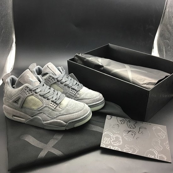 AIR JORDAN 4 RETRO KAWS