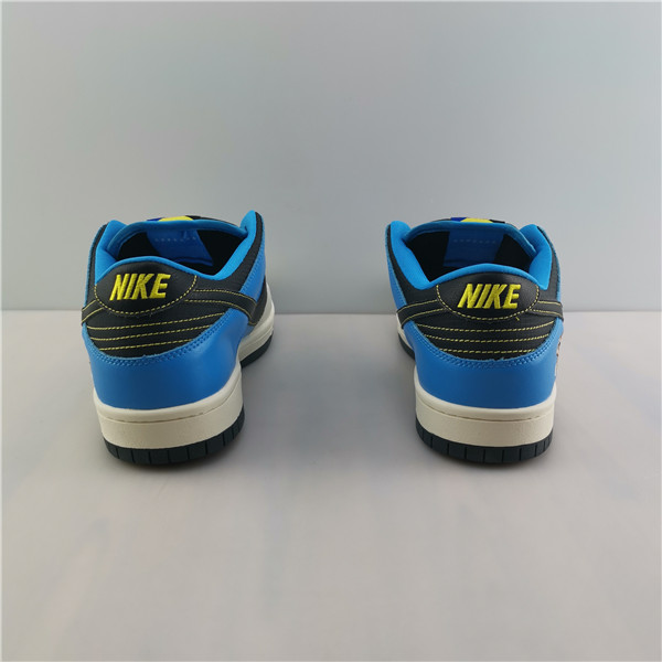 Nike SB Dunk Low Pro Iso Skateboarding Dog CZ5128 400