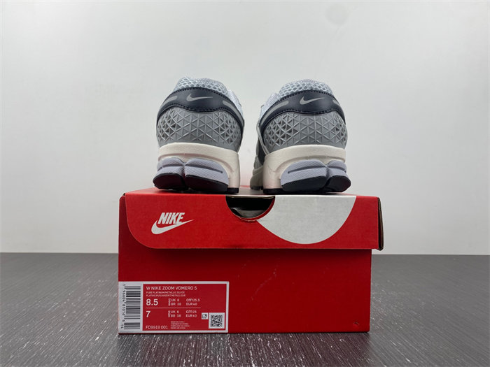 NIKE Air Zoom Vomero 5  FD9919-001