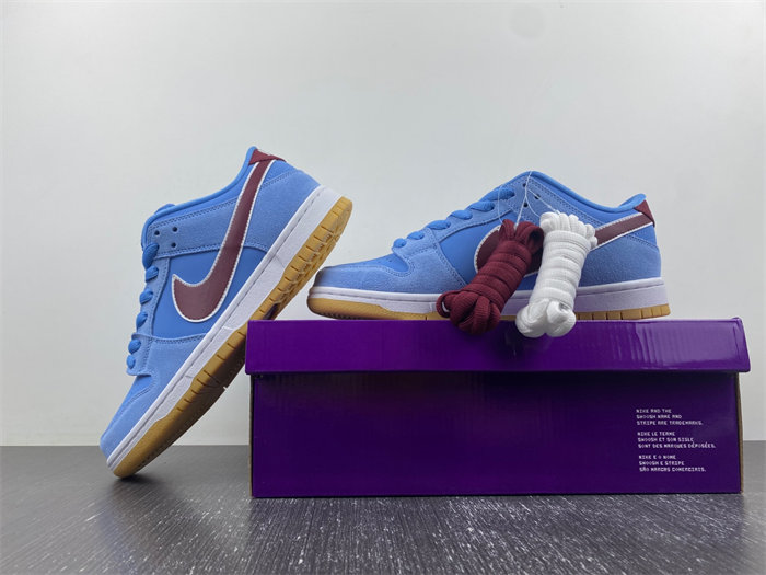 Nike SB Dunk Low Philadelphia Phillies DQ4040-400