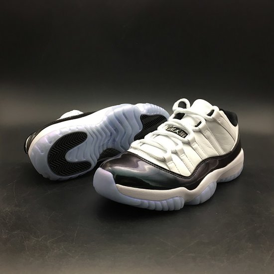 AIR JORDAN 11 RETRO LOW 