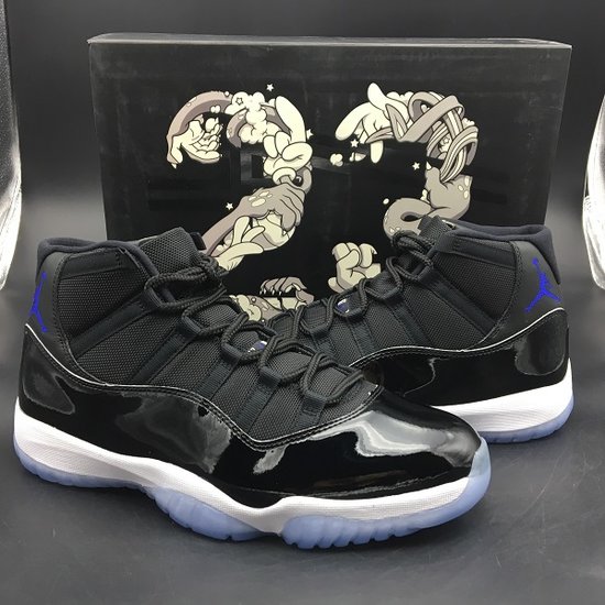 AIR JORDAN 11 RETRO