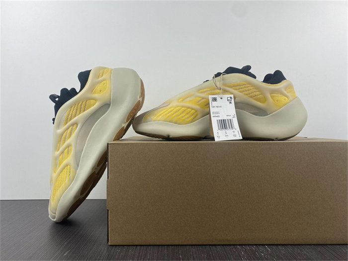 Ad*s yeezy 700 v3 mono safflower hp5425