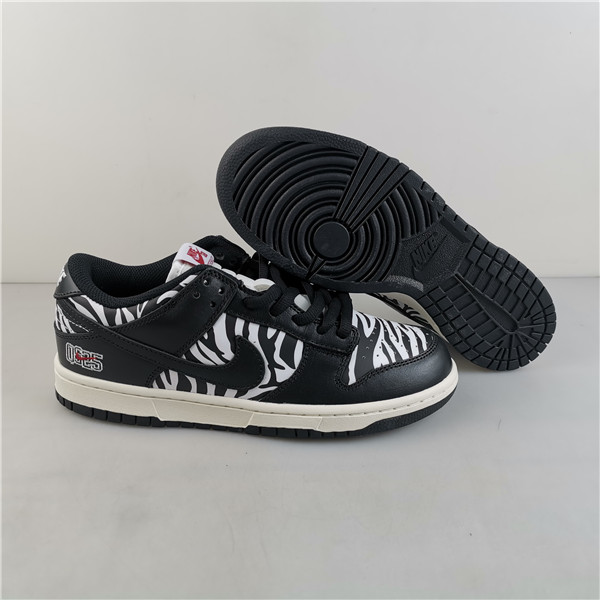 QUARTERSNACKS X NIKE SB DUNK LOW ZEBRA DM3510-001