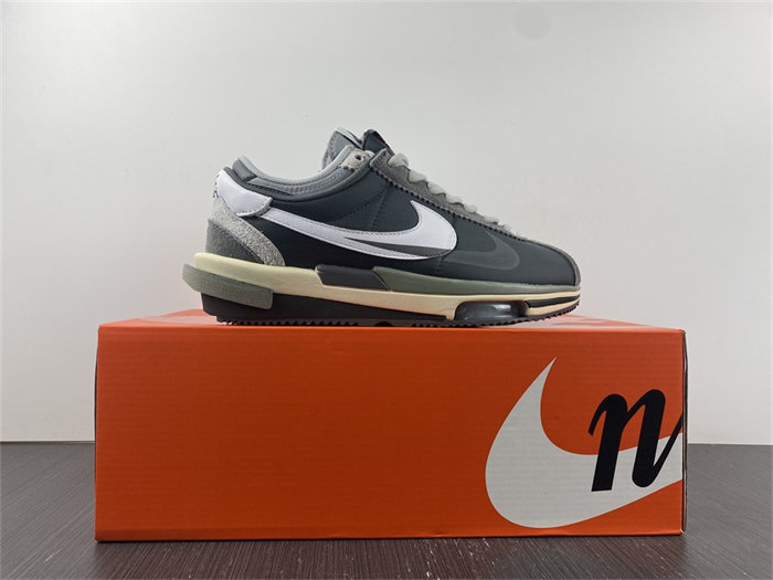 Nike Zoom Cortez SP sacai Grey DQ0581-001