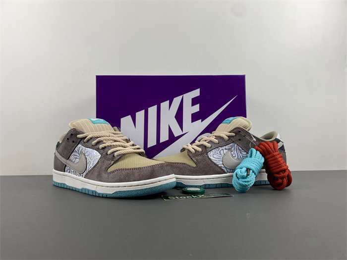 Nike SB Dunk Low “Big Money Savings”   FZ3129-200