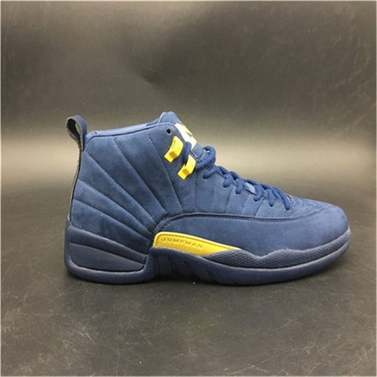 Air Jordan 12 Michigan