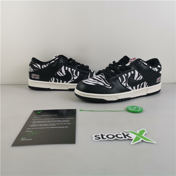 QUARTERSNACKS X NIKE SB DUNK LOW ZEBRA DM3510-001