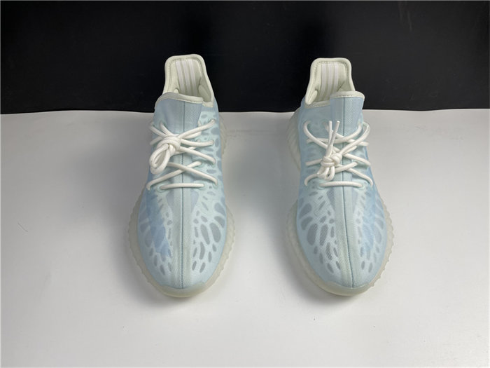 Ad*s yeezy boost 350 v2 mono ice gw2869