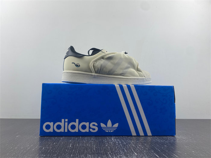 Ad*s originals superstar id9474