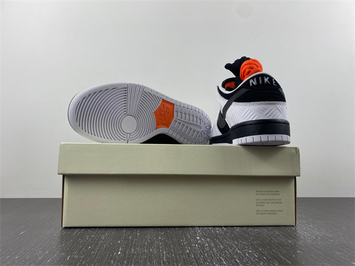 TIGHTBOOTH x Nike SB Dunk Low FD2629-100