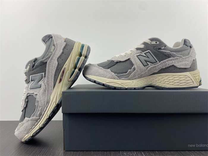 New Balance 2002R Protection Pack Rain Cloud M2002RDA