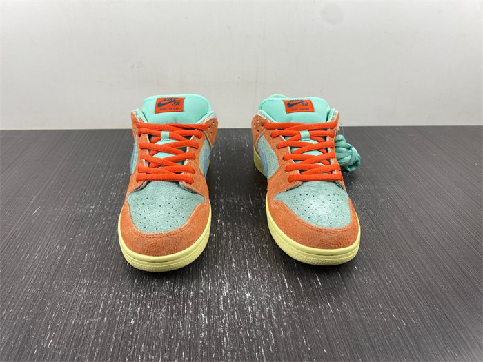 Nike SB Dunk Low “Noise Aqua” DV5429-800