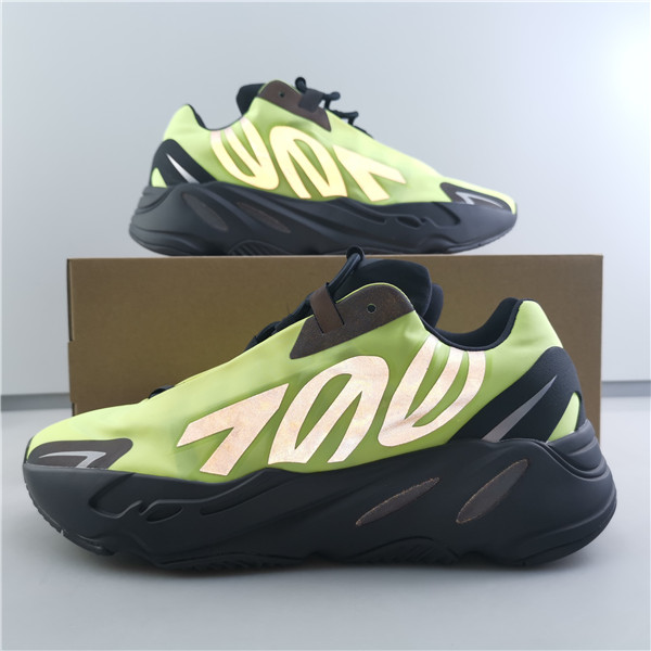 Yeezy Boost 700 MNVN ”Green/Black FY3727