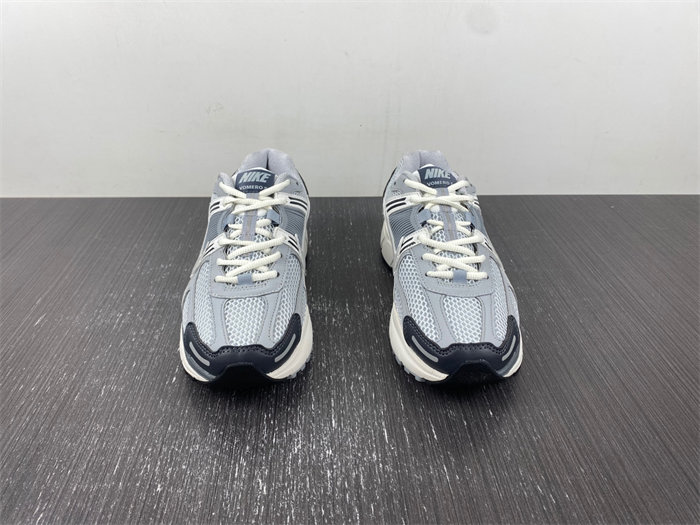 NIKE Air Zoom Vomero 5  FD9919-001