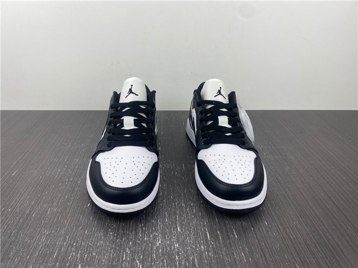 Air Jordan 1 Low “Panda” DC0774-101